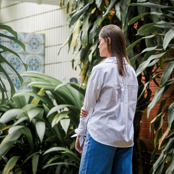 Camisa branca bordada